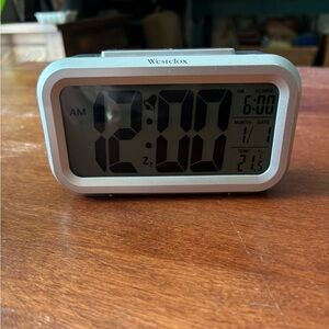 Westclox digital alarm clock with a large LCD display TESTED